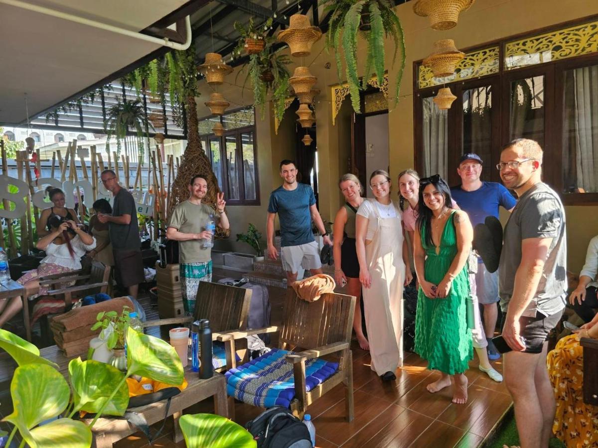 Banchan Hostel Phra Nakhon Si Ayutthaya Luaran gambar