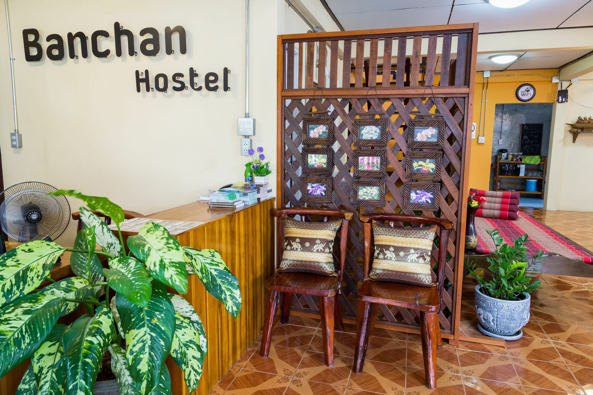 Banchan Hostel Phra Nakhon Si Ayutthaya Luaran gambar