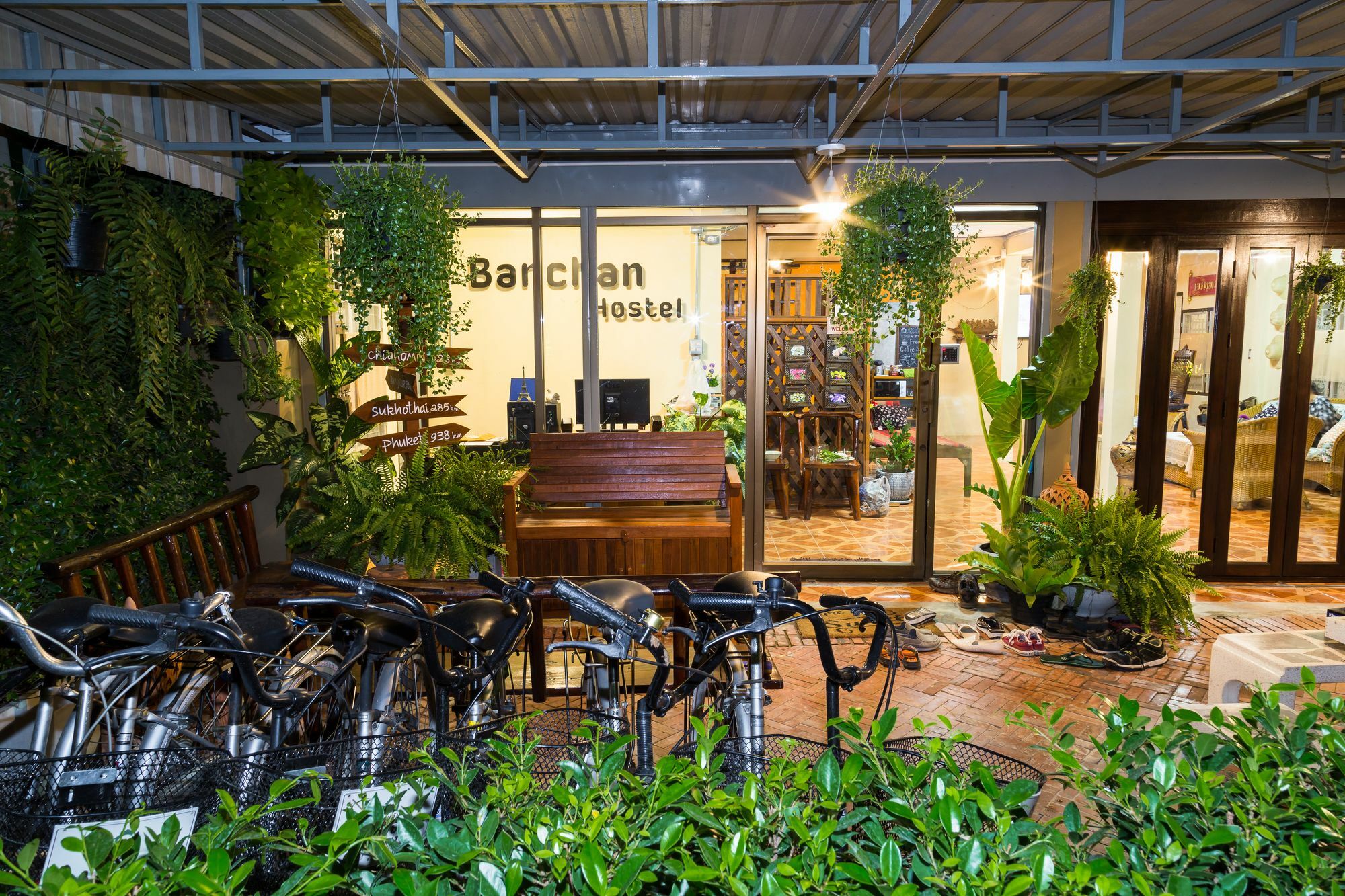 Banchan Hostel Phra Nakhon Si Ayutthaya Luaran gambar
